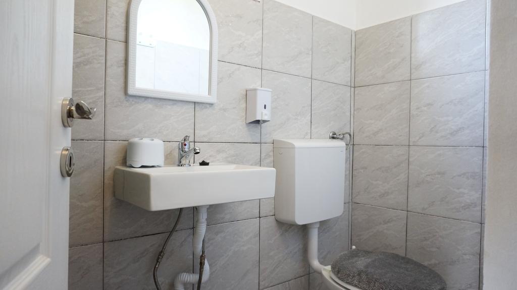 Apartments Red Rose Nin Luaran gambar