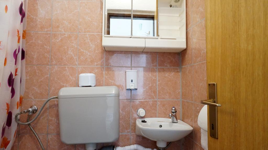 Apartments Red Rose Nin Luaran gambar
